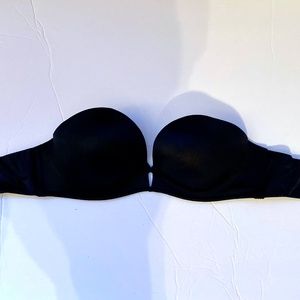 VS - Black strapless Bombshell bra size 32B